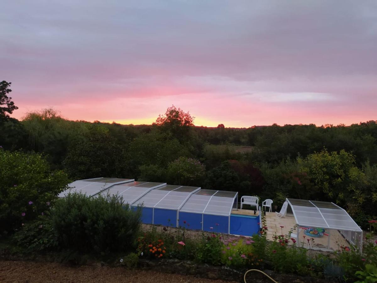 Gite La Pironniere - Piscine, Nature, Au Bord De La Riviere Montreuil-sur-Maine Eksteriør bilde